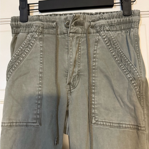 American Eagle Joggers - Picture 4 of 6